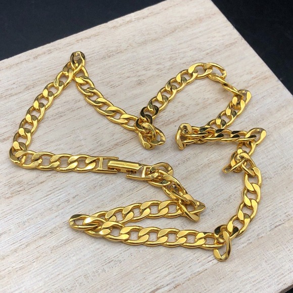 Avon Curb Chain Necklace 19" Classic 1/4" Wide Gold Tone Unisex Statement Collar - Picture 3 of 7